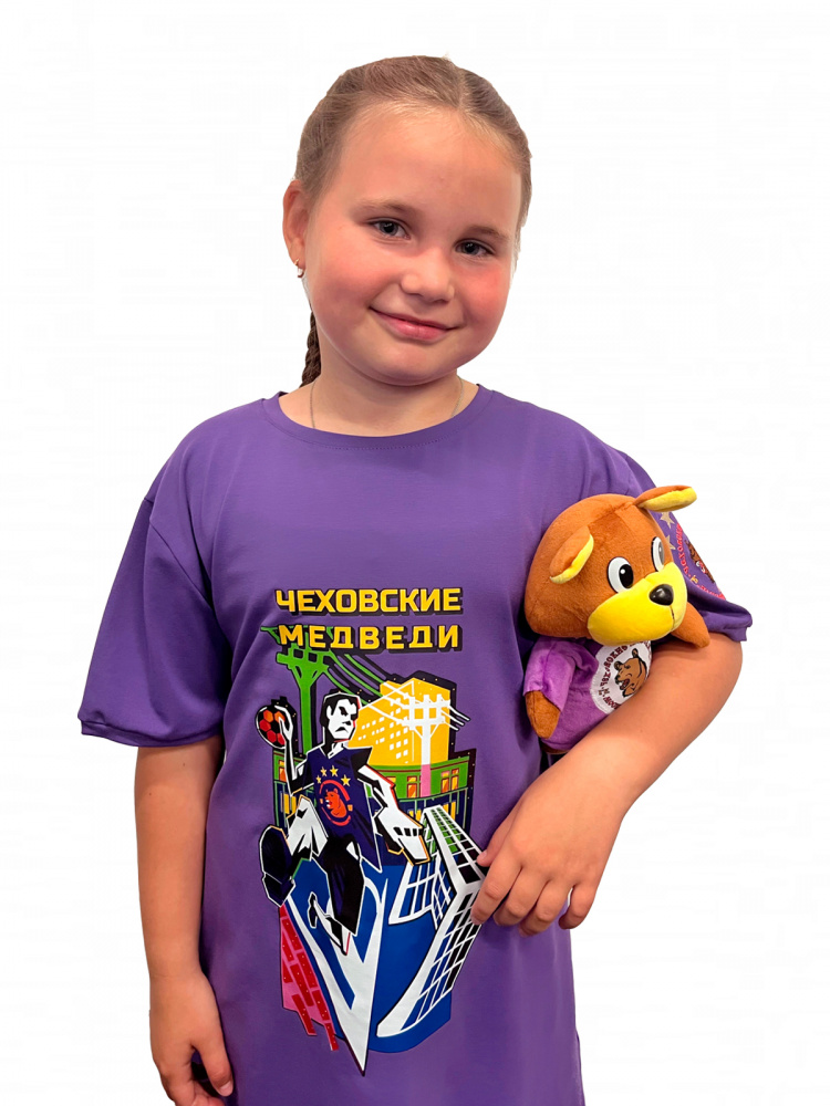 Детская фиолетовая футболка с нанесением «Гандболист в прыжке» + вышивка на плече логотипа «Чеховских медведей»