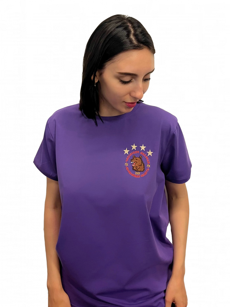 Футболка с вышивкой логотипа «Чеховские медведи» + нанесение «Медведь/Чехов» на спине | фиолетовая | Размер: L
