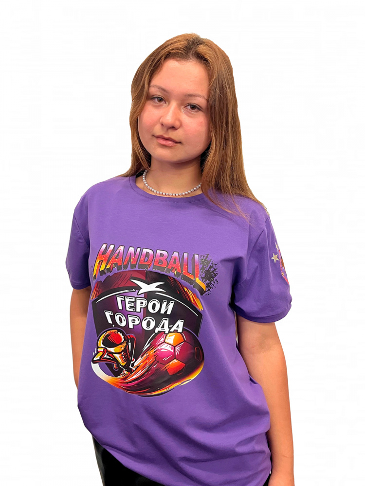 Футболка с нанесением «Герои Города» + вышивка на плече логотипа «Чеховских медведей» | фиолетовая | Размер: L